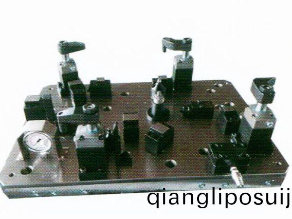 齒(chi)輪(lun)室(shi)罩(zhao)蓋液(ye)壓(ya)裌具(ju)